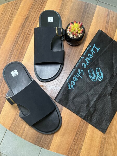 Sandales noires élégantes pour hommes