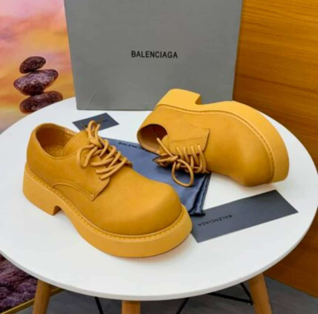 BALENCIAGA