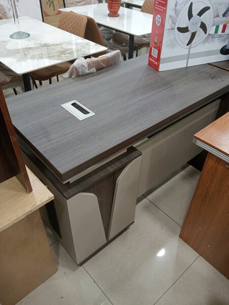 Bureau en bois moderne