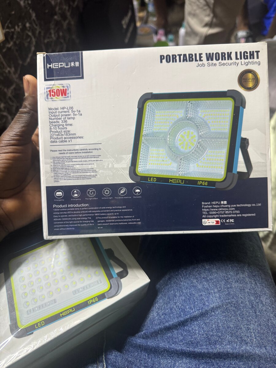 Projecteur LED Portable 150W