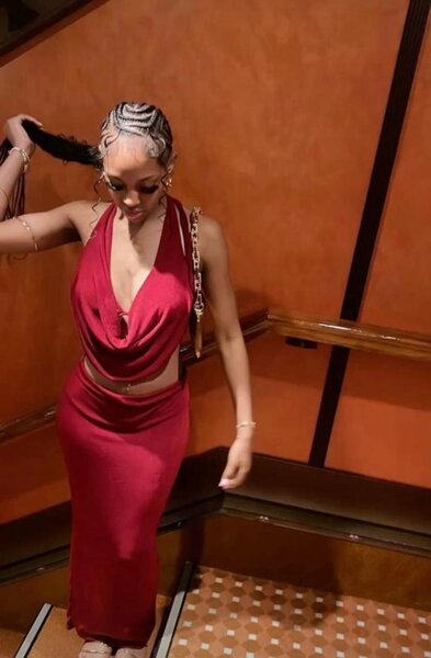 Robe élégante rouge soirée