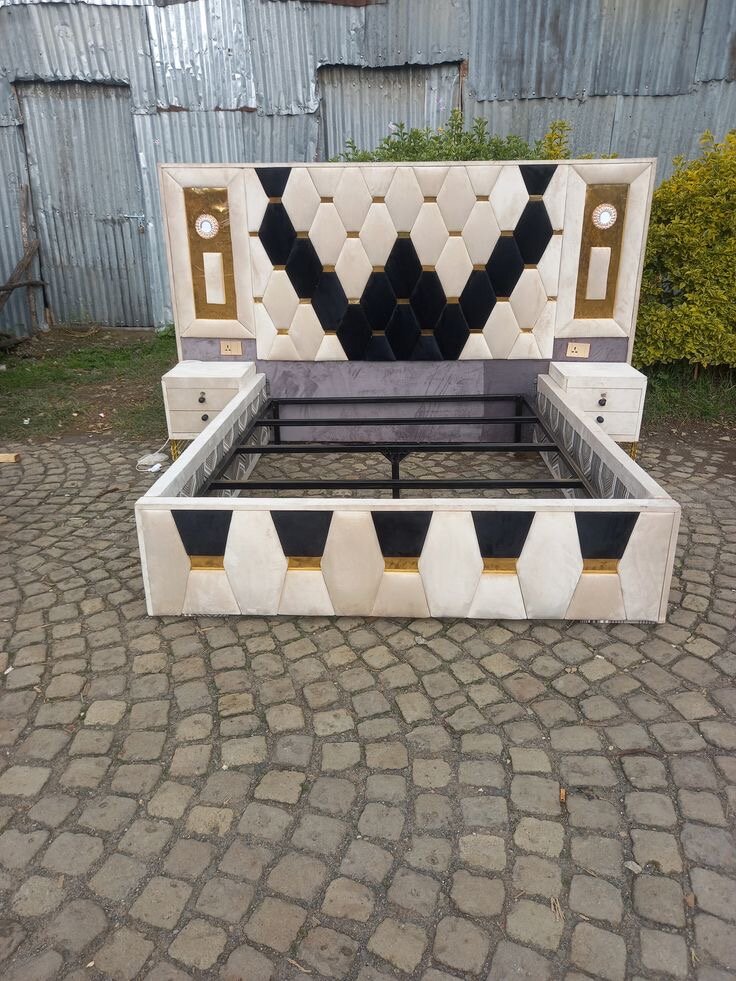 Lit rembourré design moderne