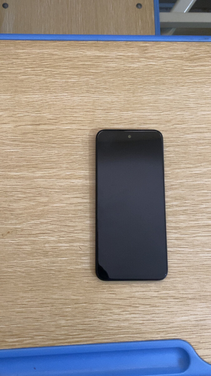 Smartphone moderne avec étui