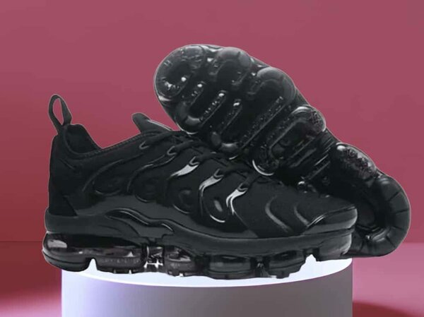 Baskets noires sport tendance