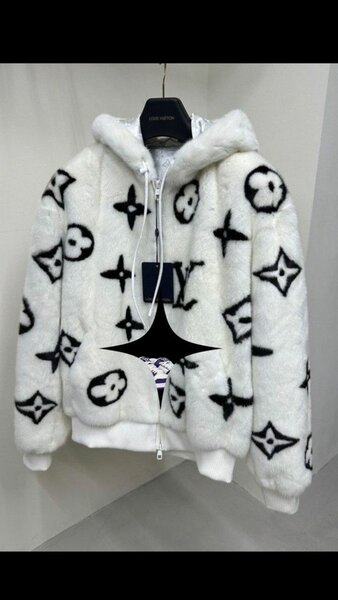 Veste à capuche en fourrure