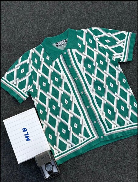 Chemise à motifs verts