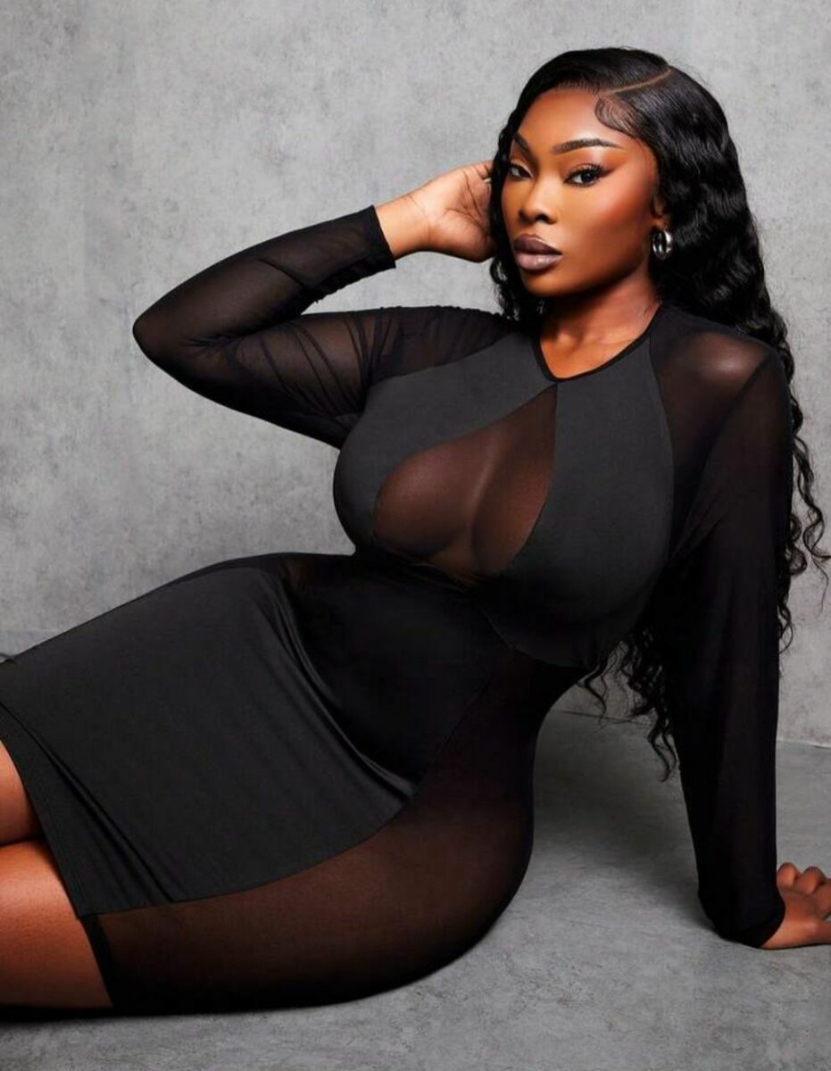 Robe moulante transparente femme