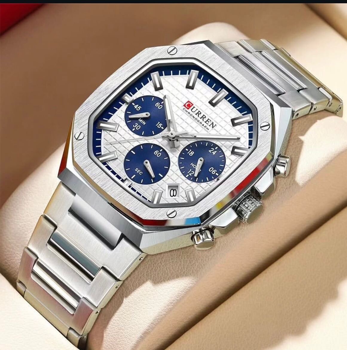 Montre élégante en acier inoxydable