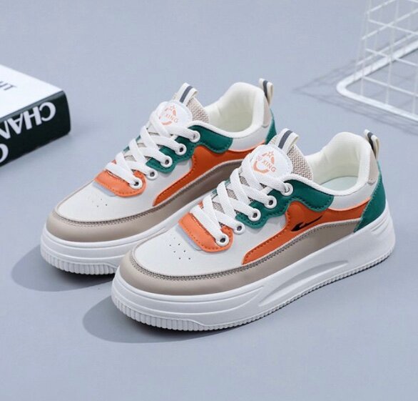 Baskets colorées en cuir