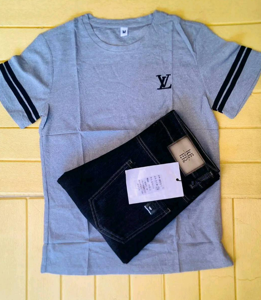 combo of a trousers and t shirt 