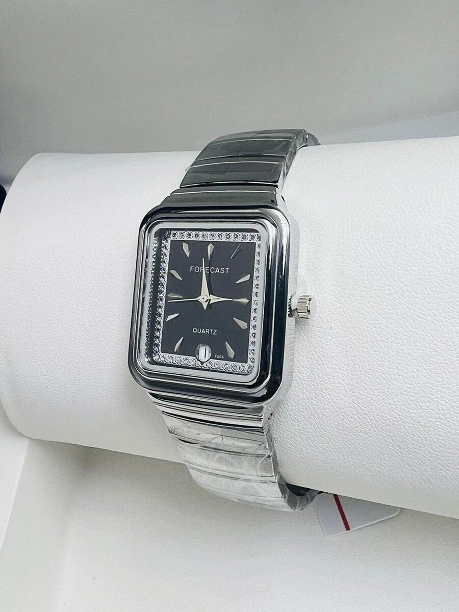 Montre élégante avec coffret