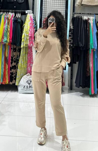 Спортивная двойка бежевого цвета