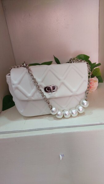 Sac à main élégant perlé