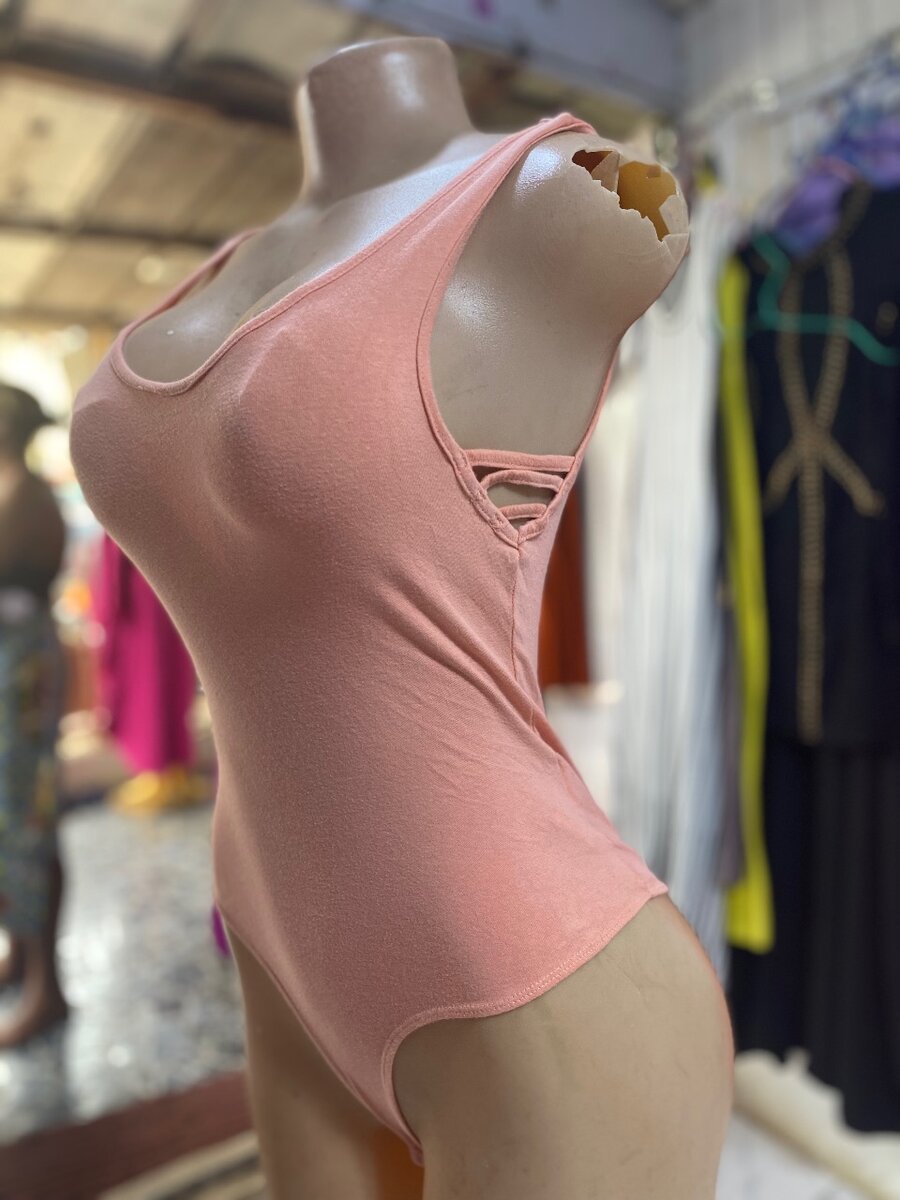 Body femme élégant sans manches