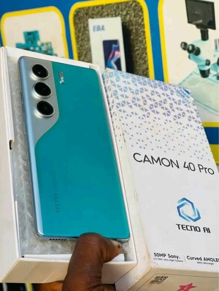 Smartphone Tecno Camon 40 Pro