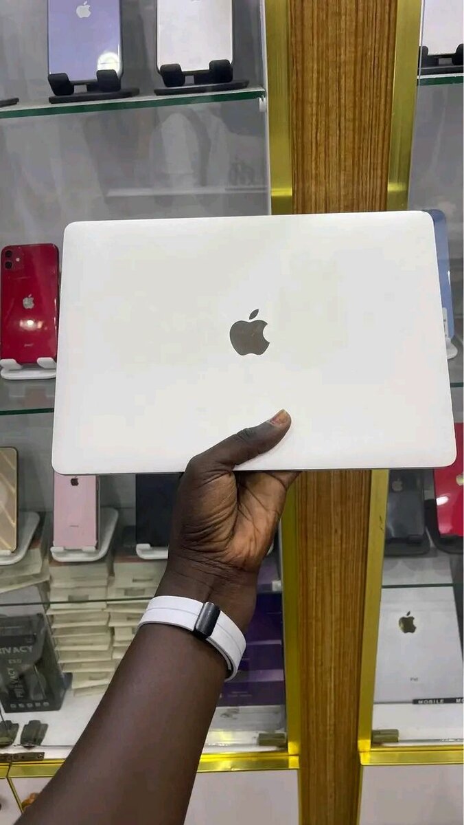 MacBook Pro 13" - Puissant et Élégant