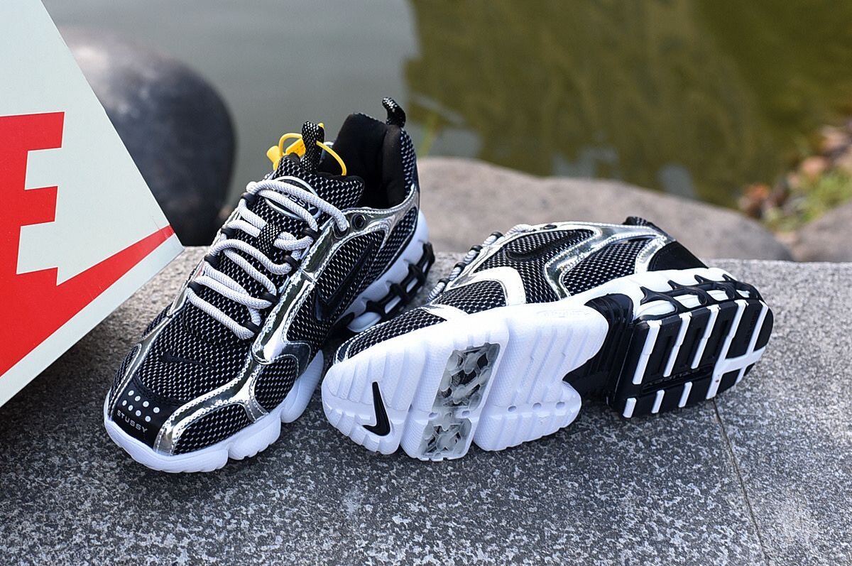 NIKE Air Zoom Authentique