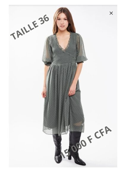 Robe élégante à pois