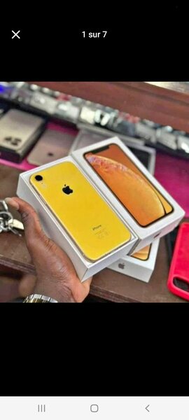 Smartphone moderne jaune
