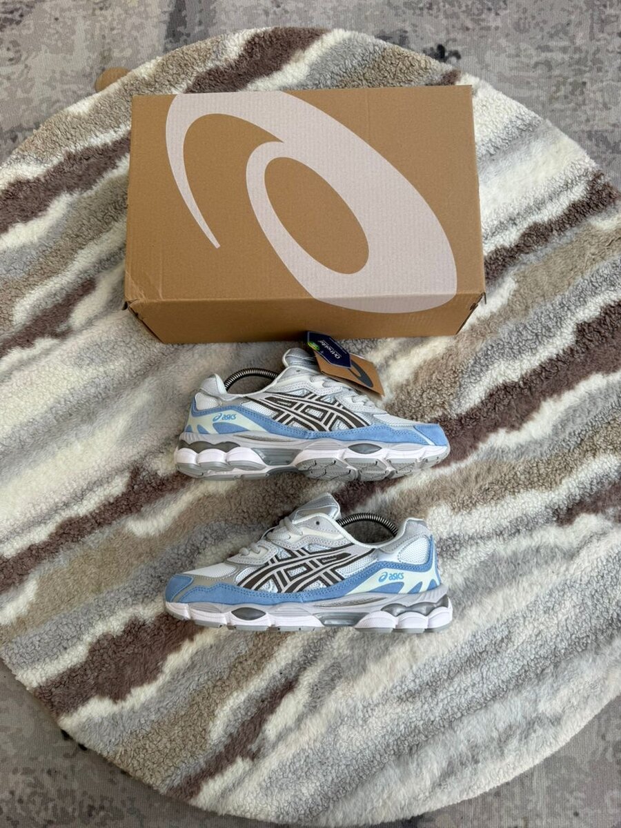 Chaussures de sport ASICS tendance