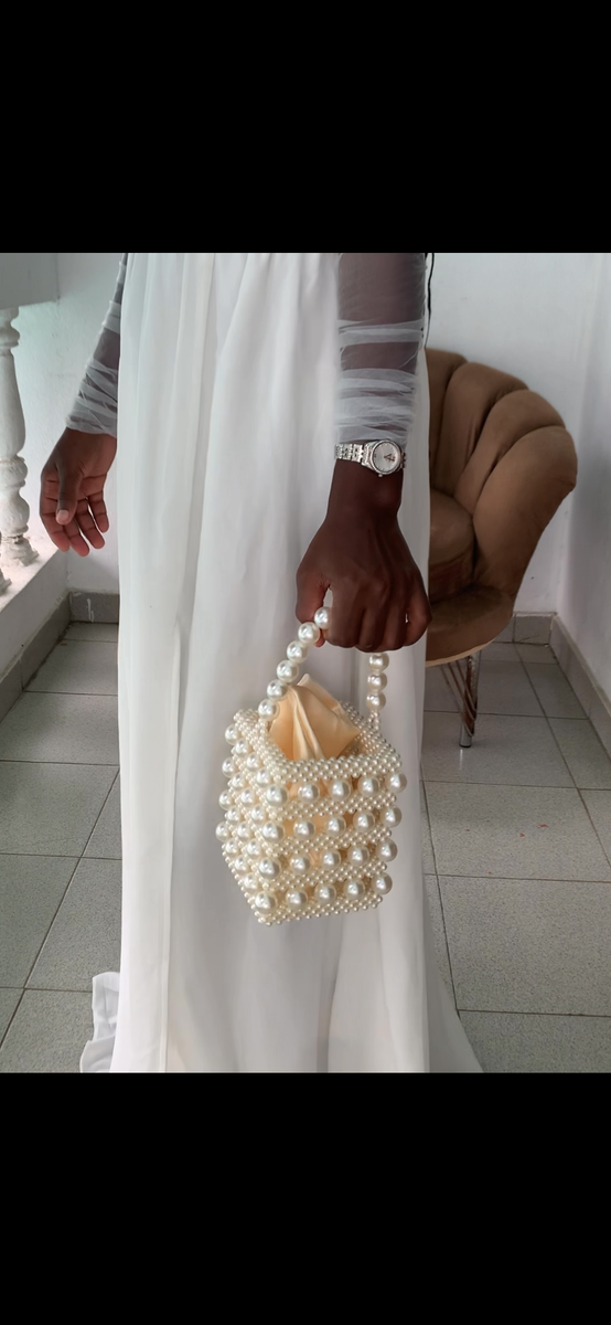 Sac à main perlé élégant