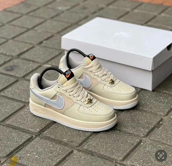 NIKE AIRFORCE CREAM