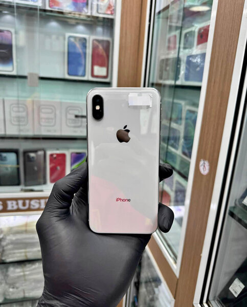 iPhone X 64GB Argent Débloqué