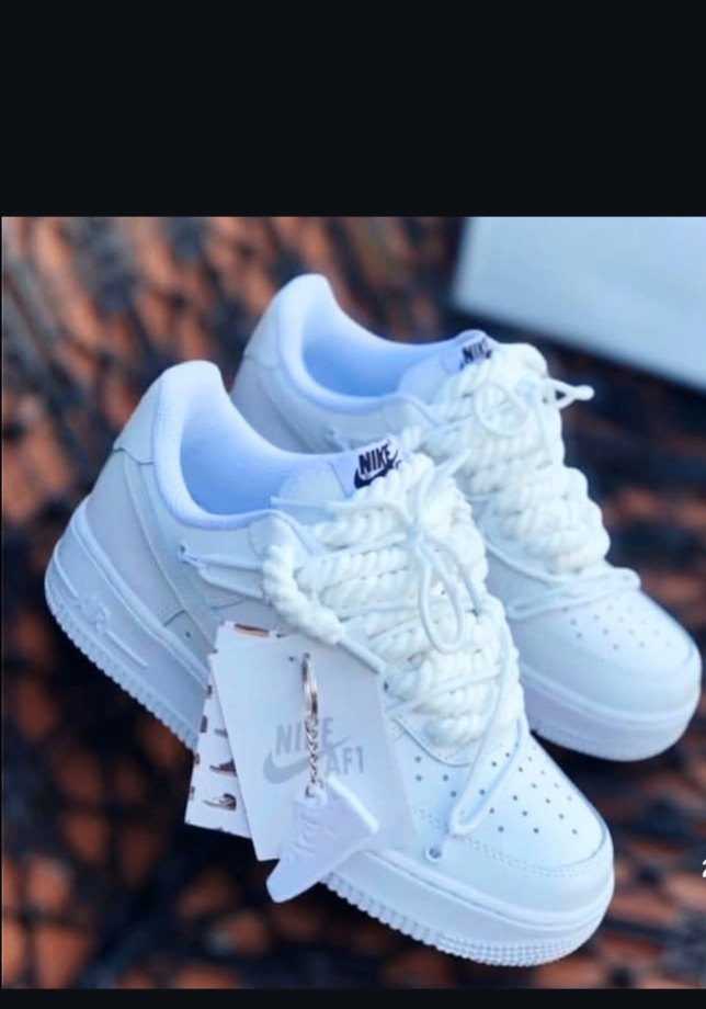 Baskets tendance avec lacets épais