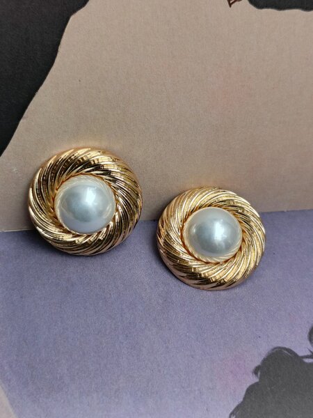 Boucles d'oreilles vintage perle dorée