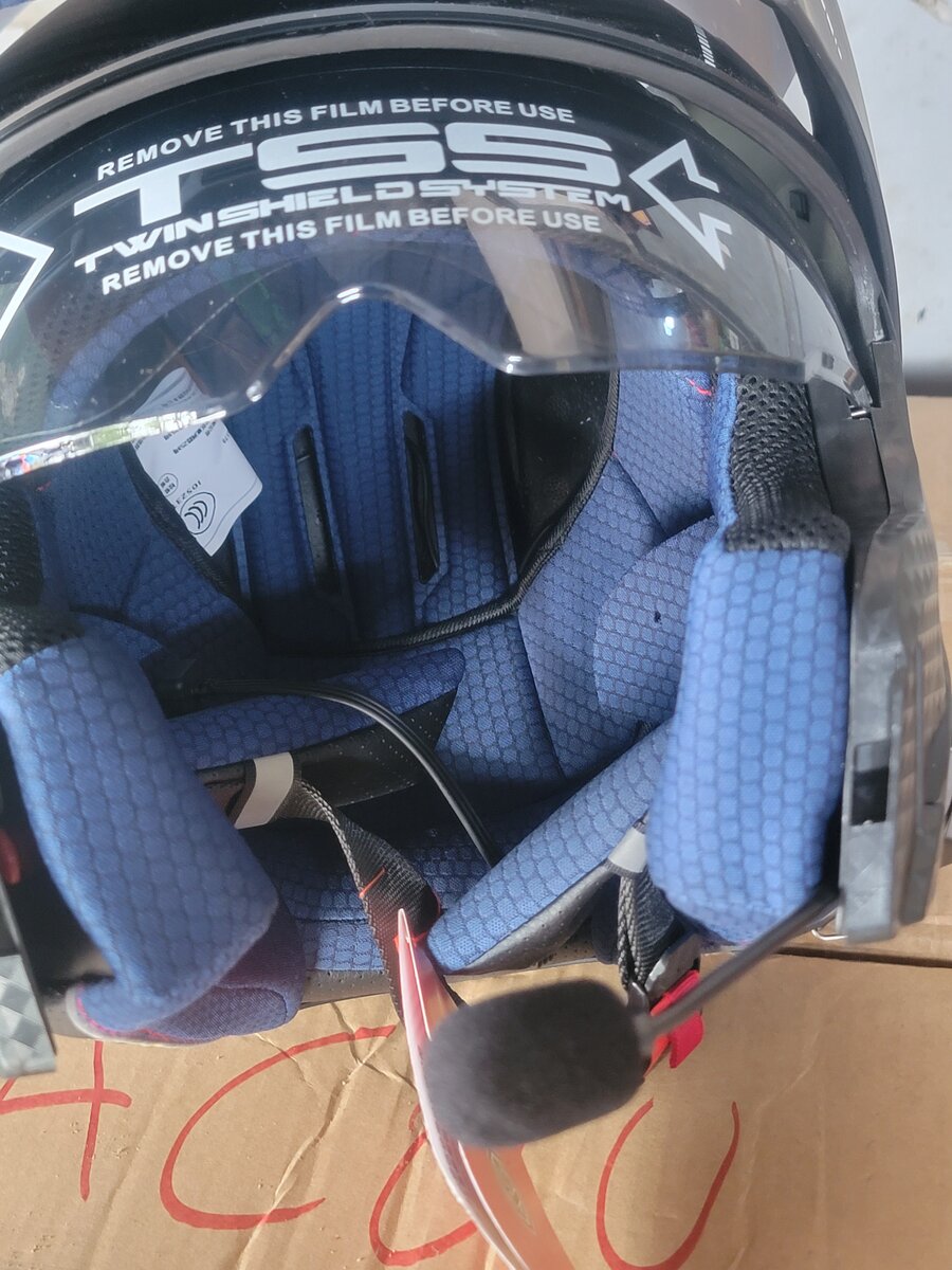 Casque auto avec visiére