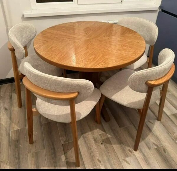 Tables avec  4 chaises