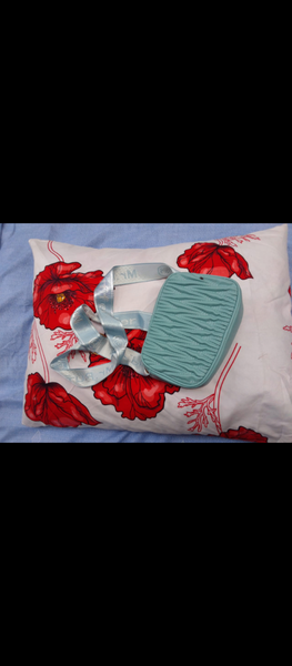 Pochette bleu matelassée élégante