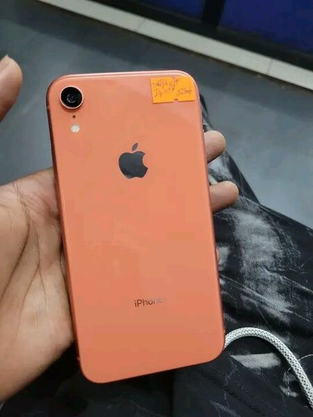 iPhone XR Corail 64 Go