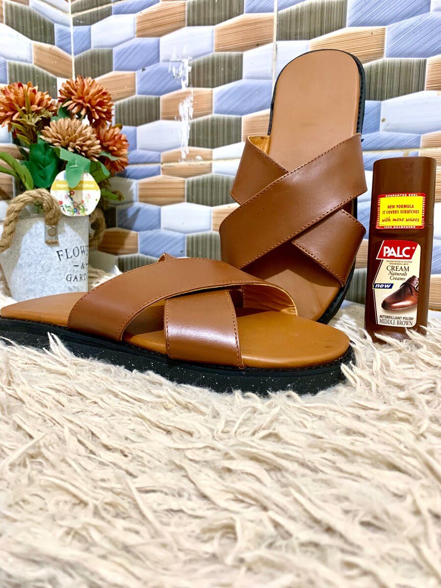 Sandales en cuir croisées