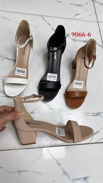 Sandales à talon élégant