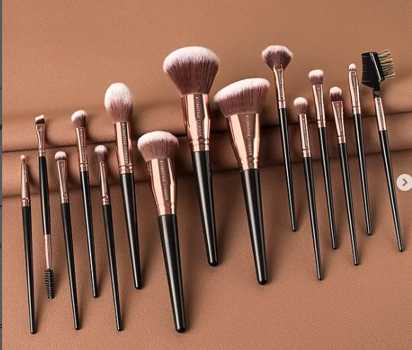 15 PIECES SOFT AND LONG LASTING MAKEUP BRUSHES