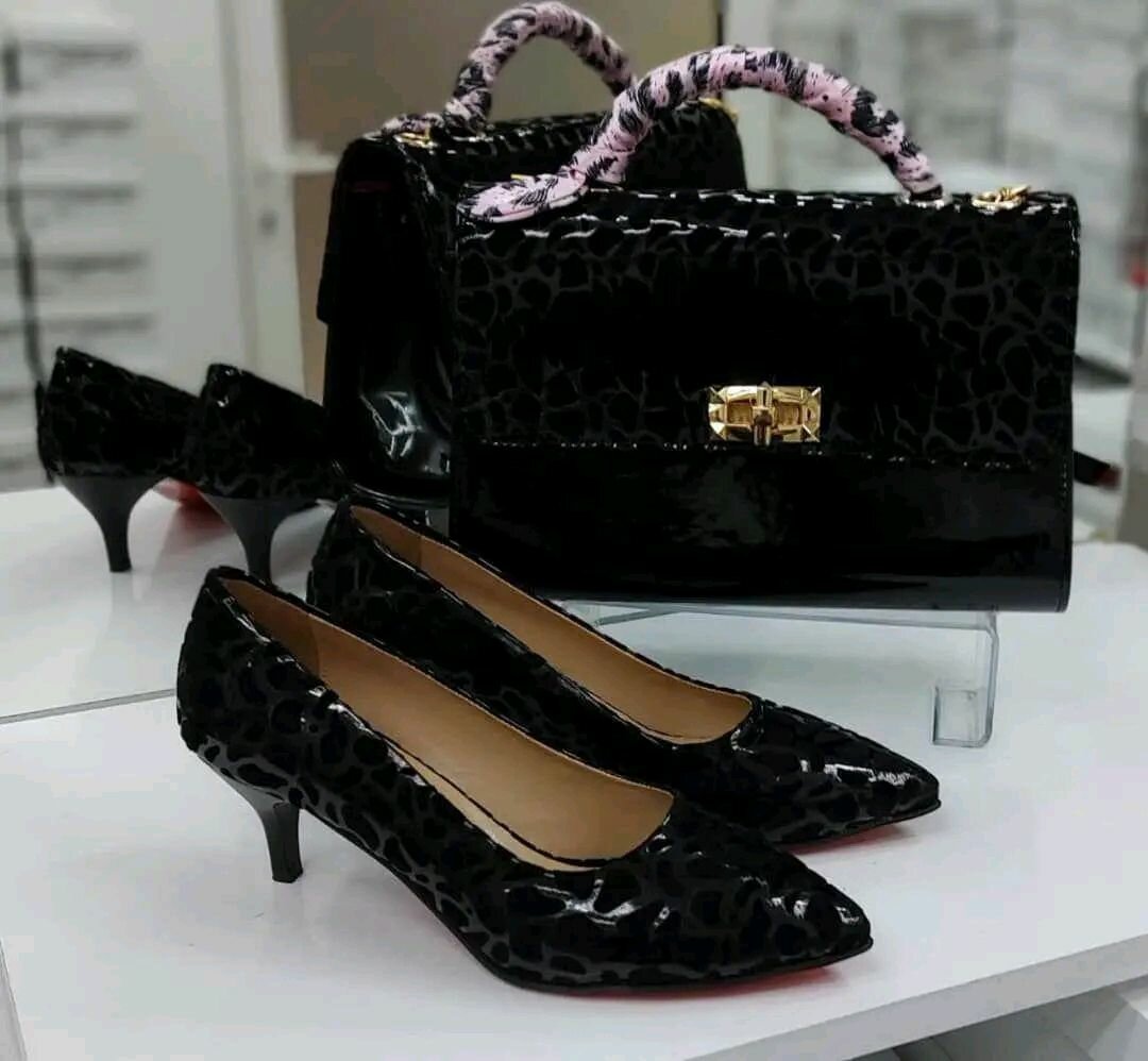 Chaussures et sac à main élégants