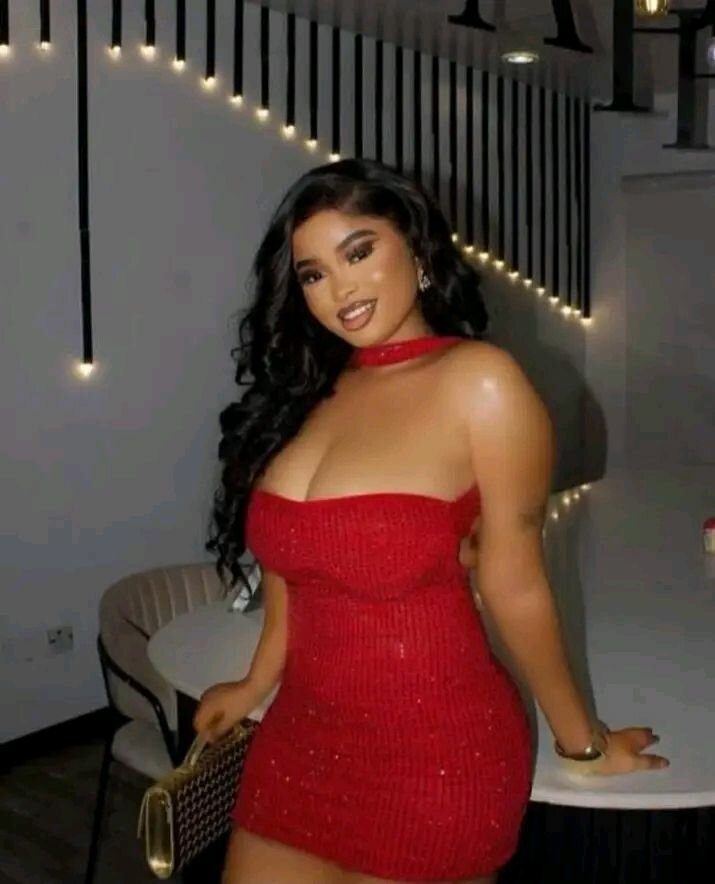 Robe rouge glamour pour femmes