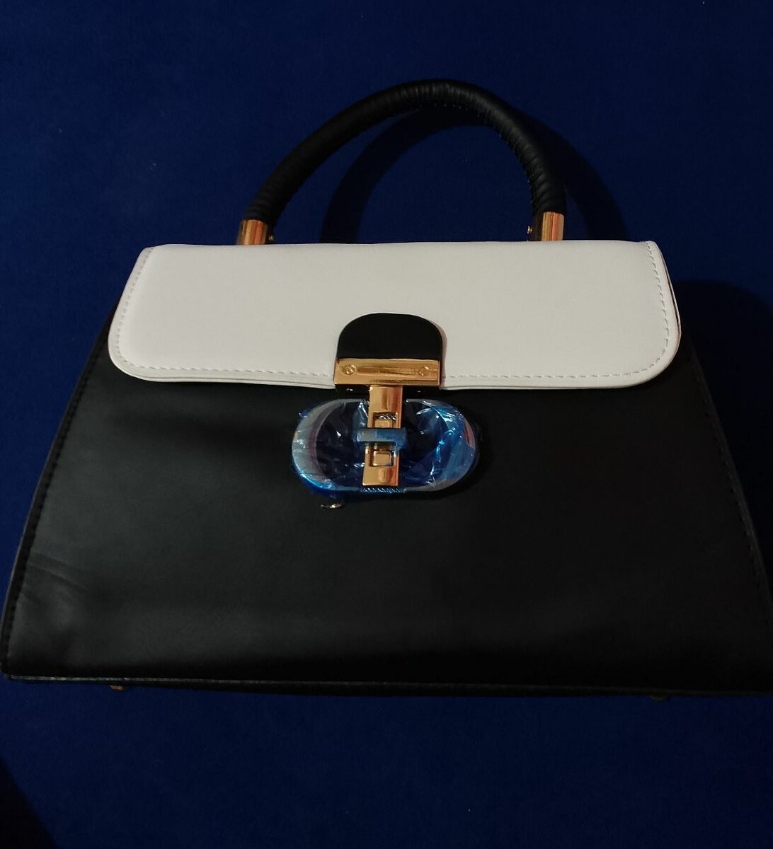 Sac à main élégant en cuir