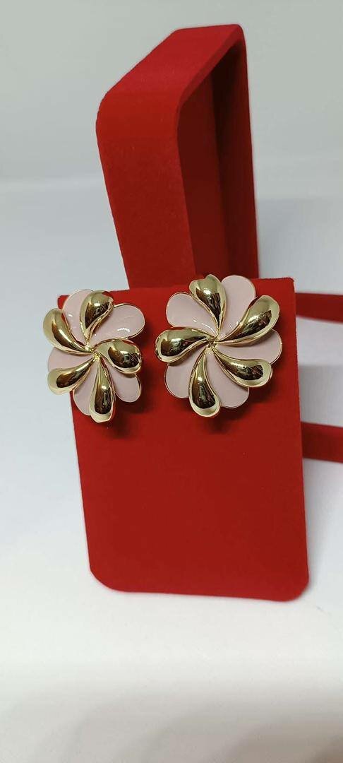 Boucles d'oreilles florales élégantes