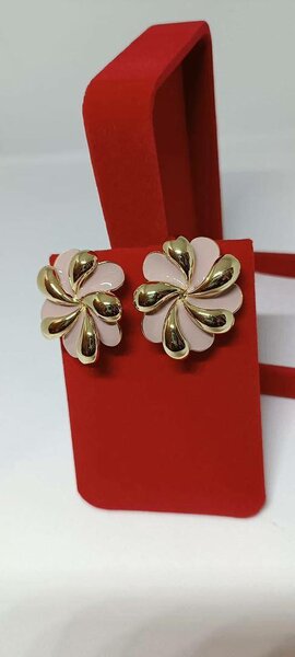 Boucles d'oreilles florales élégantes