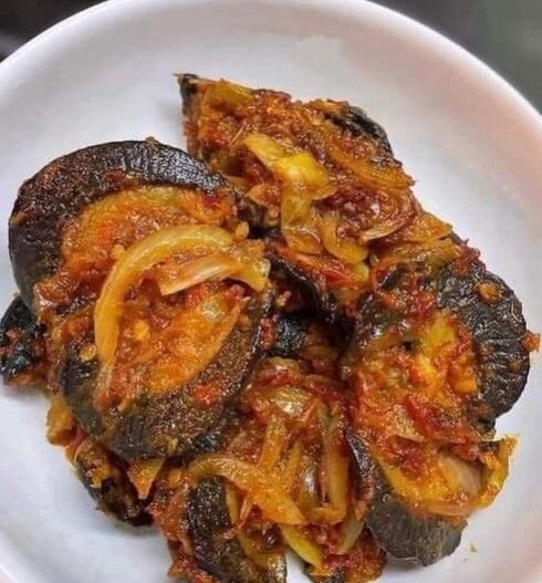 Escargots épicés en sauce tomate