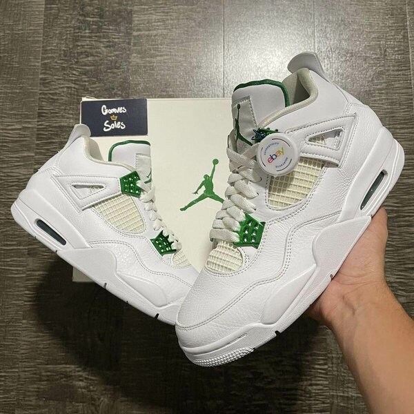 JORDAN 4
