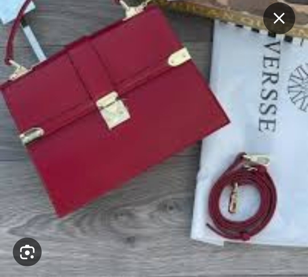 Sac à main en cuir rouge