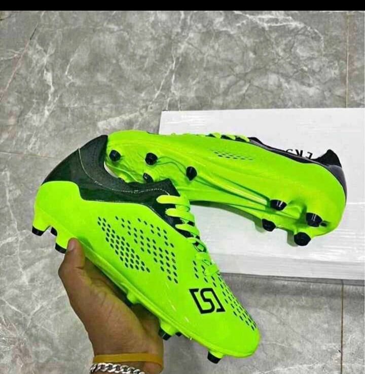Chaussures de Football Professionnelles