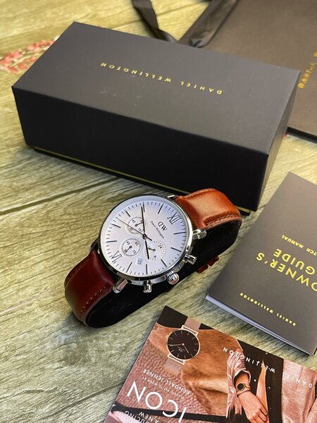 Montre Élégante DW