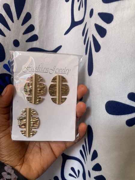 Boucles d'oreilles élégantes dorées
