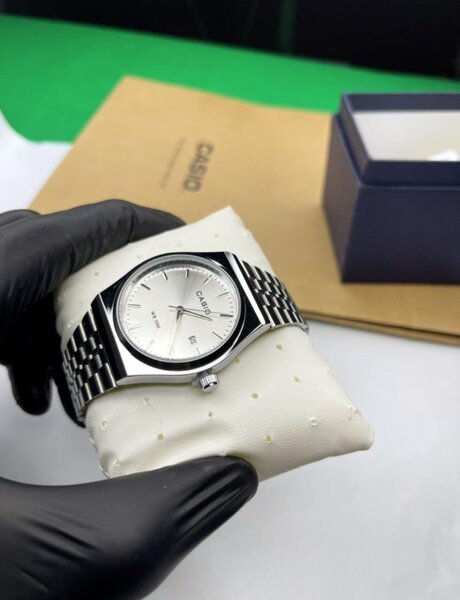 Montre élégante Casio acier inoxydable