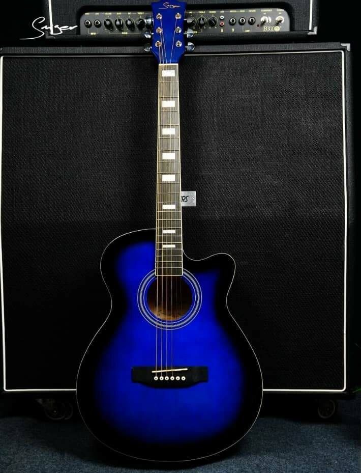 Guitare acoustique bleue élégante