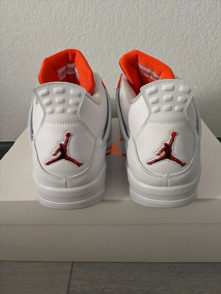 Jordan 4